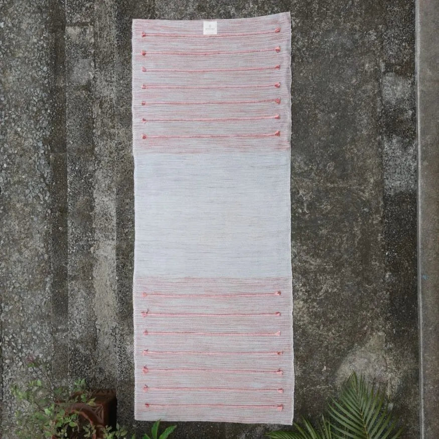 holy-vetiver-yogamatte-ayurvastra-naturmaterialien-rutschfeste-beschichtung